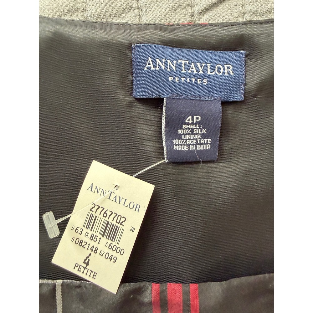 Ann Taylor Petites Silk Plaid Shell Top Red Black Square Neck NWT 4P - Picture 3 of 7